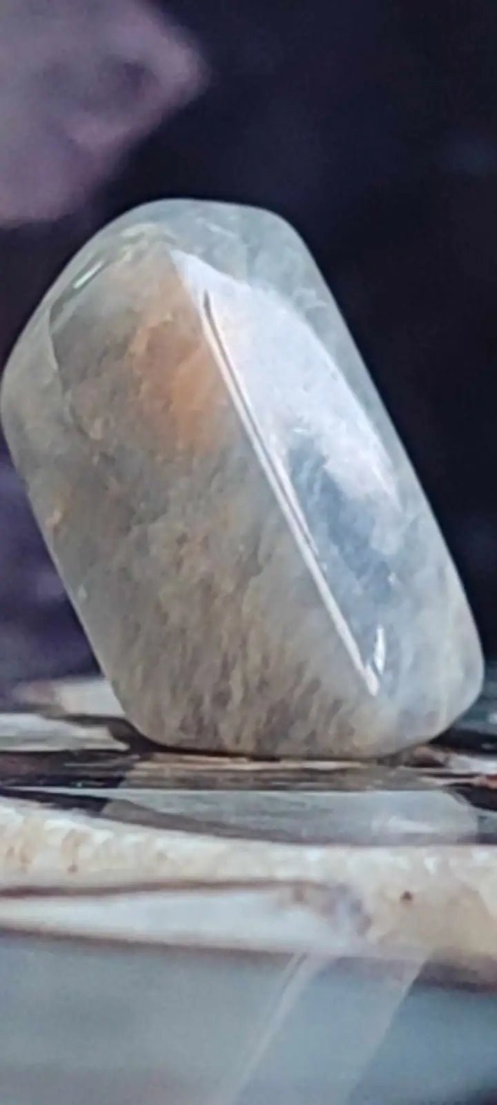 Load image into Gallery viewer, Pierre de lune Adulaire du Brésil pierre roulée Grade A++++ Pierre de lune Adulaire roulée
