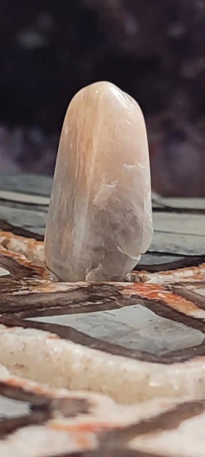 Load image into Gallery viewer, Pierre de lune Adulaire du Brésil pierre roulée Grade A++++ Pierre de lune Adulaire roulée
