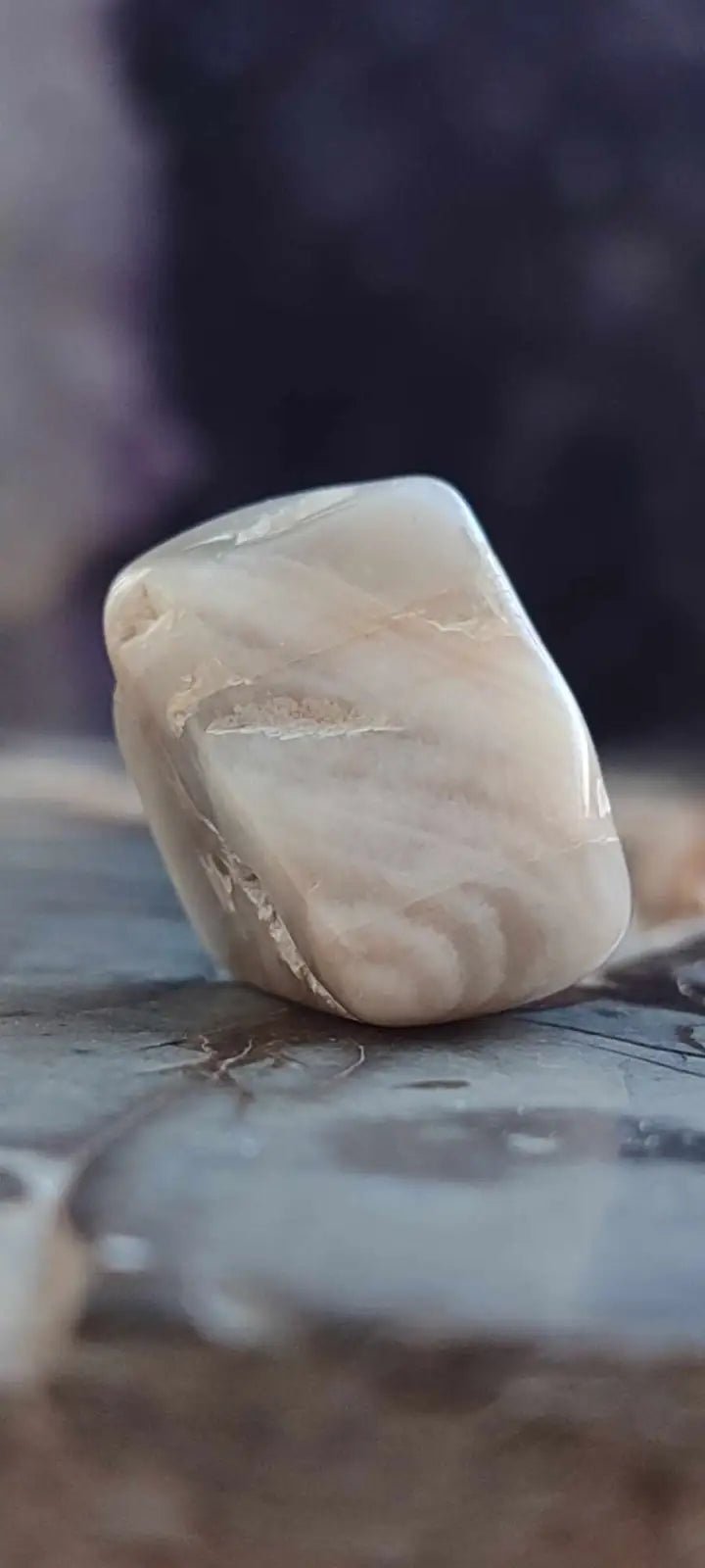 Load image into Gallery viewer, Pierre de lune Adulaire du Brésil pierre roulée grade A++++ Pierre de lune Adulaire roulée
