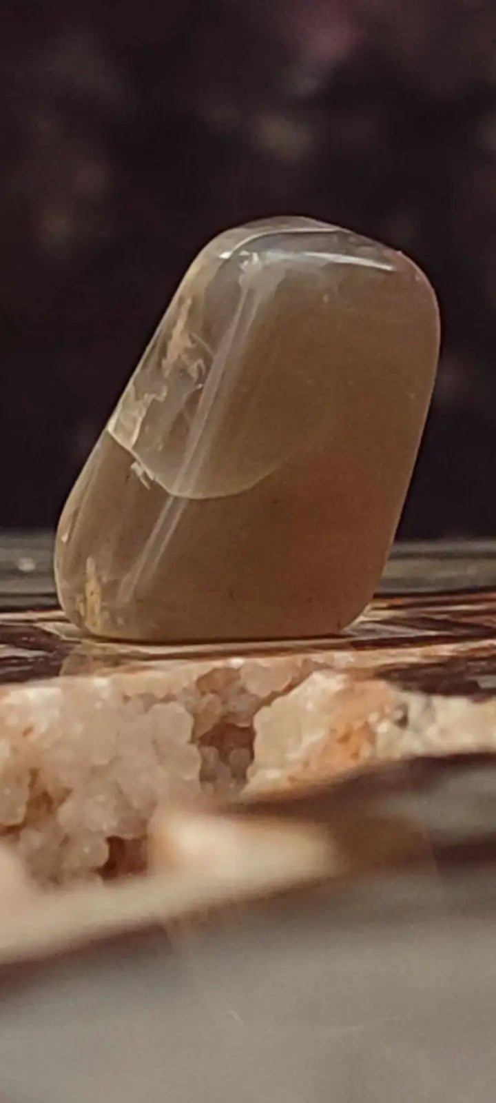 Load image into Gallery viewer, Pierre de lune Adulaire du Brésil pierre roulée Grade A++++ Pierre de lune Adulaire roulée
