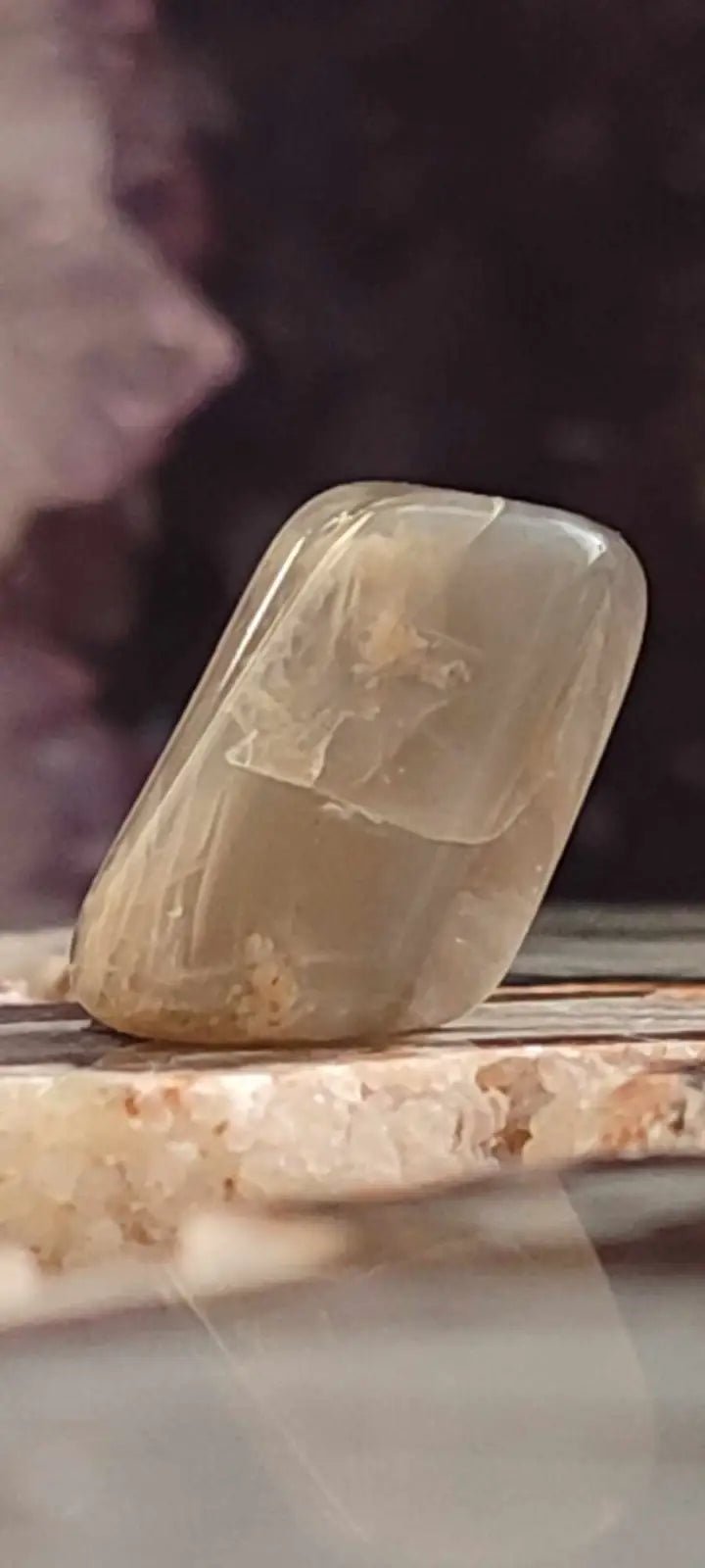 Load image into Gallery viewer, Pierre de lune Adulaire du Brésil pierre roulée Grade A++++ Pierre de lune Adulaire roulée
