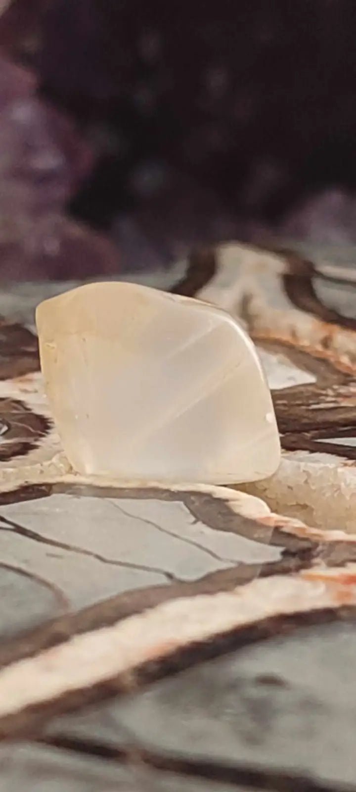 Load image into Gallery viewer, Pierre de lune Adulaire du Brésil pierre roulée Grade A++++ Pierre de lune Adulaire roulée
