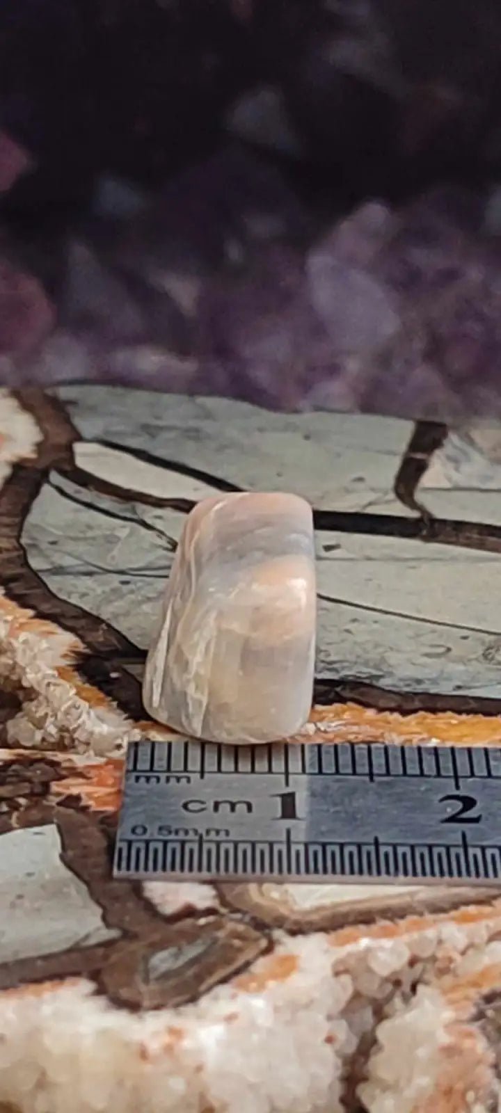 Load image into Gallery viewer, Pierre de lune Adulaire du Brésil pierre roulée Grade A++++ Pierre de lune Adulaire roulée
