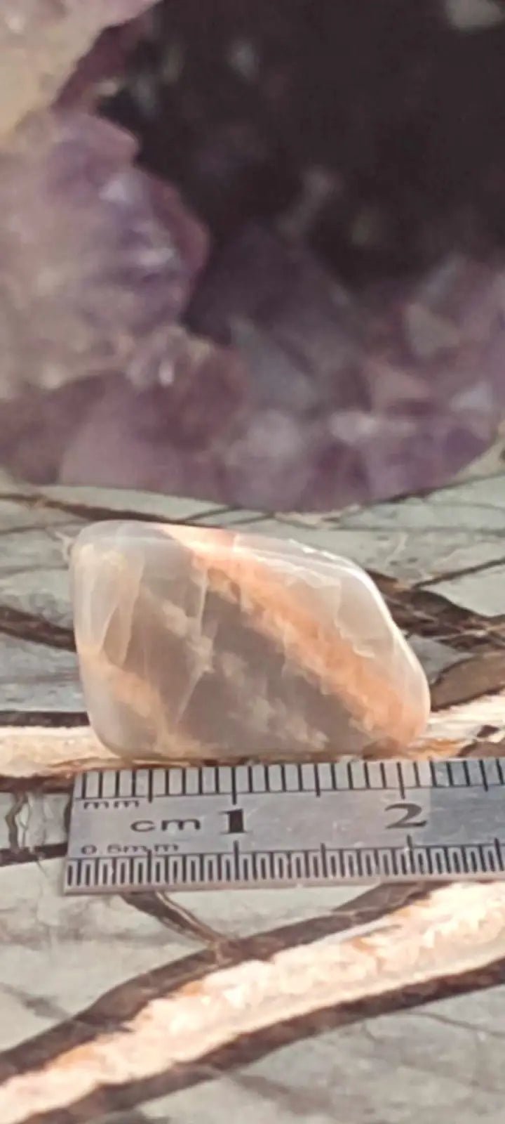 Load image into Gallery viewer, Pierre de lune Adulaire du Brésil pierre roulée Grade A++++ Pierre de lune Adulaire roulée
