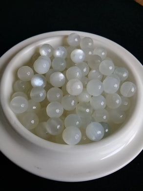 Pierre de lune (Adulaire) Sri Lanka perle Grade A++++ Prix perle à l’unité Pierre de lune Adulaire du Sri Lanka perles 8mm Dans la besace du p'tit Poucet Diamètre 8mm Blanche Facettée