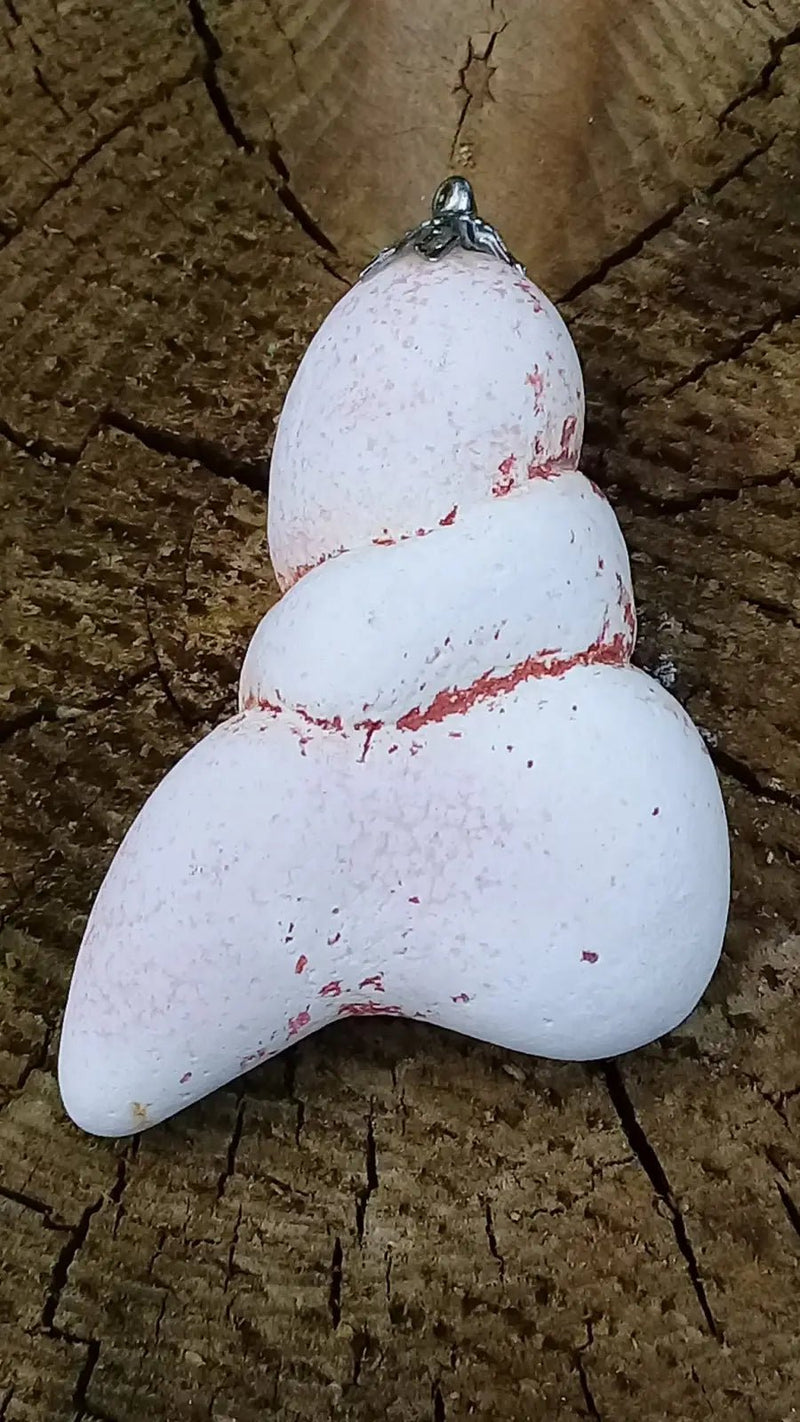 Load image into Gallery viewer, Pierre des Fées du Maroc pendentif Grade A ++++ Fourni avec cordon Pendentif Pierre des Fées
