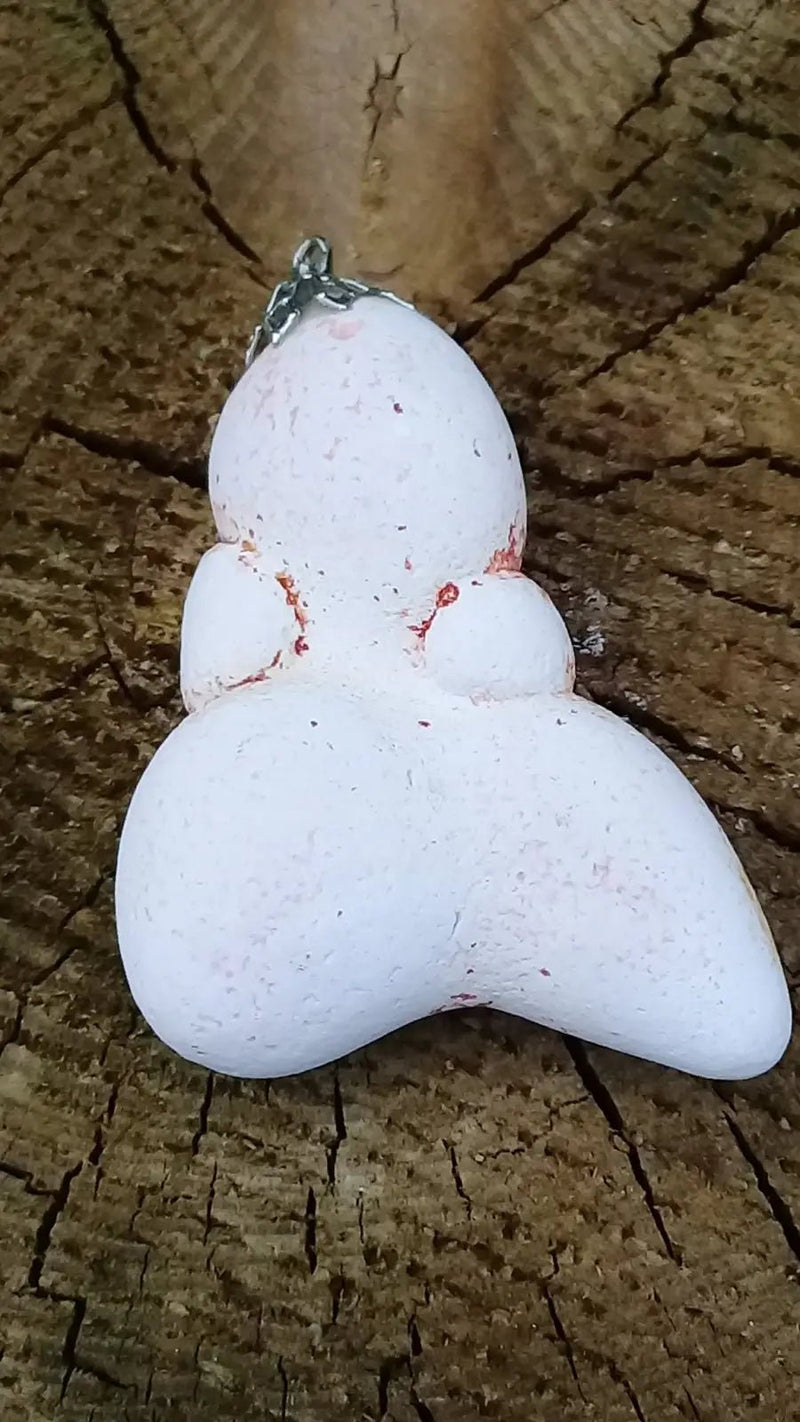 Load image into Gallery viewer, Pierre des Fées du Maroc pendentif Grade A ++++ Fourni avec cordon Pendentif Pierre des Fées
