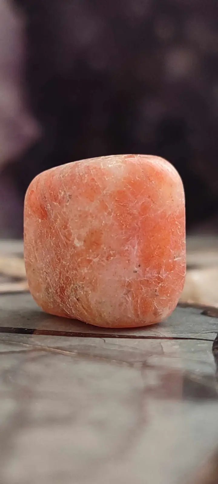 Chargez l&#39;image dans la visionneuse de la galerie, Pierre du soleil Héliolite du Brésil pierre roulée Grade A++++ Pierre du soleil Héliolite
