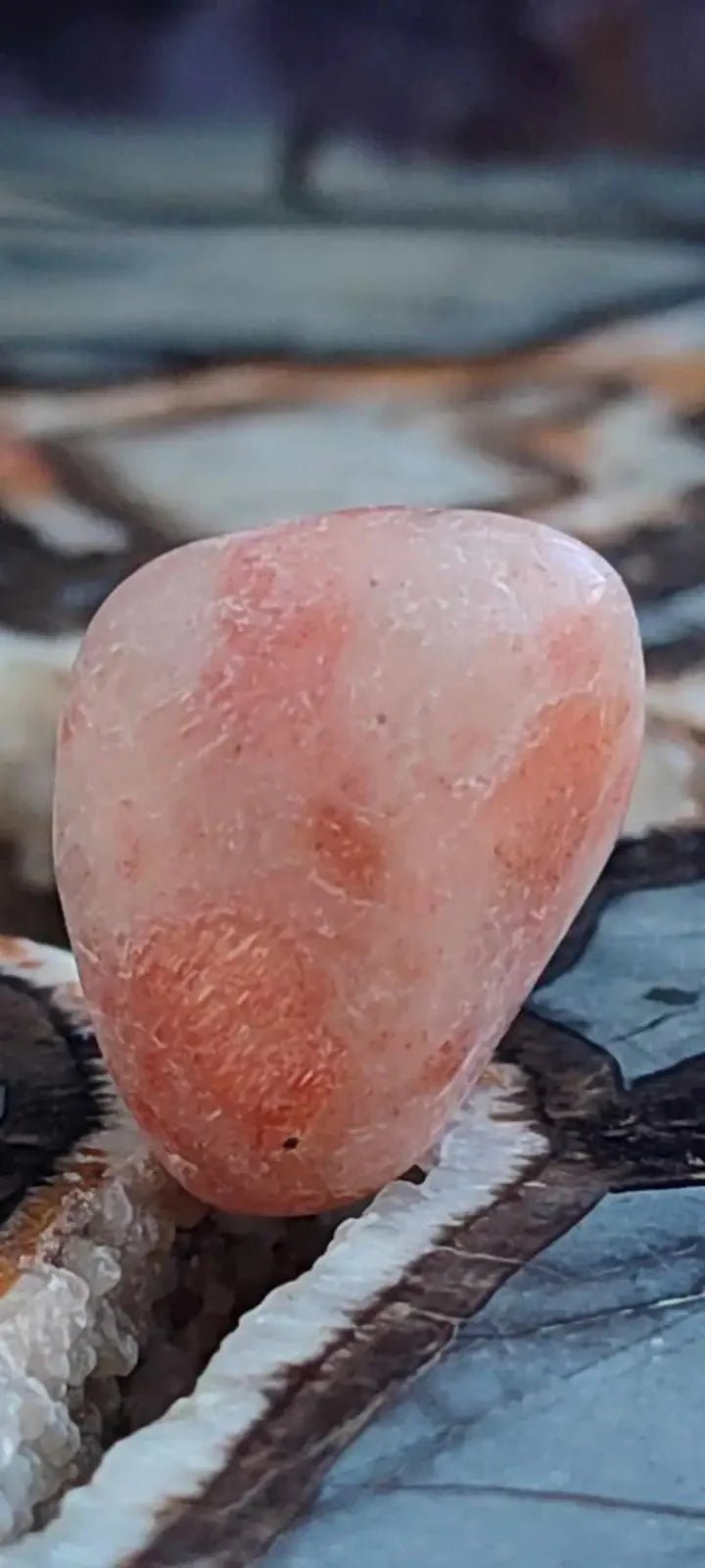 Load image into Gallery viewer, Pierre du soleil Héliolite du Brésil pierre roulée Grade A++++ Pierre du soleil Héliolite
