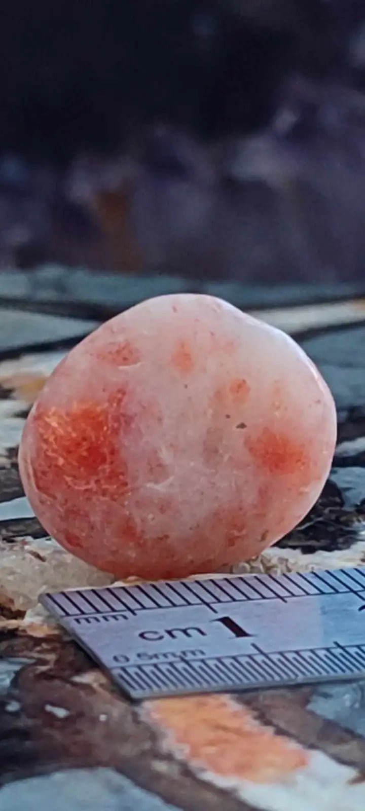 Chargez l&#39;image dans la visionneuse de la galerie, Pierre du soleil Héliolite du Brésil pierre roulée Grade A++++ Pierre du soleil Héliolite
