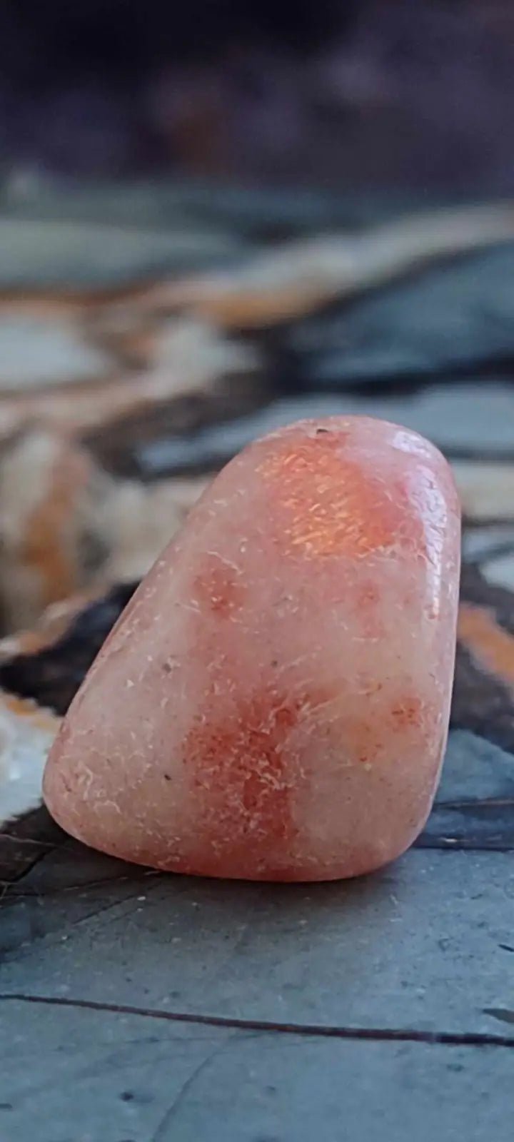 Load image into Gallery viewer, Pierre du soleil Héliolite du Brésil pierre roulée Grade A++++ Pierre du soleil Héliolite
