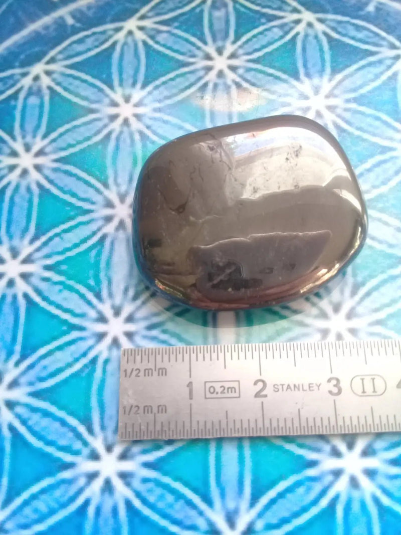 Load image into Gallery viewer, Pierre roulée Hématite Pierre roulée Hématite
