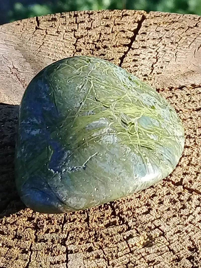 Load image into Gallery viewer, Pierre roulée Jaspe vert Grade A +++ Pierres roulées Jaspe vert
