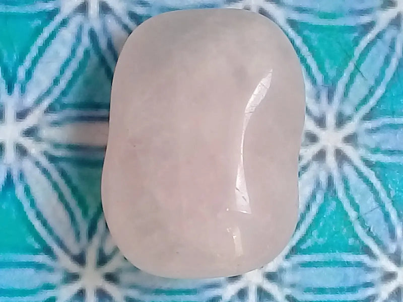 Chargez l'image dans la visionneuse de la galerie, Pierre roulée Quartz rose Grade A +++ Pierre roulée Quartz rose
