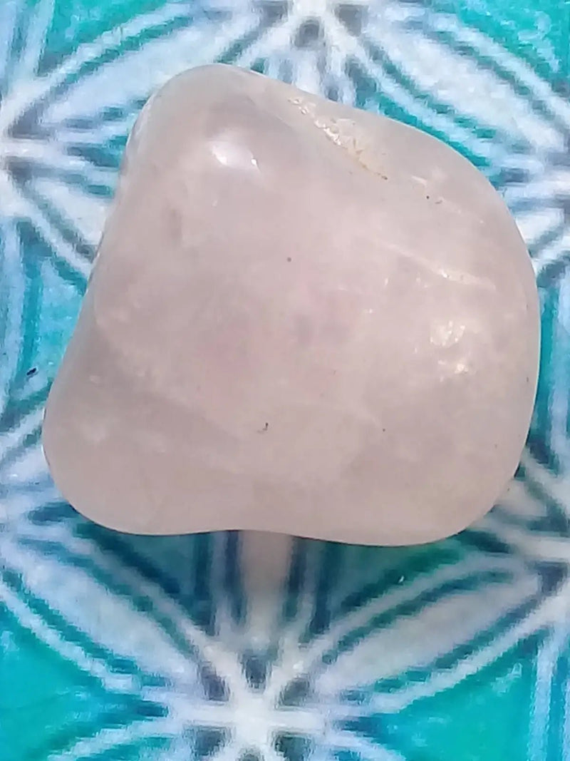 Chargez l'image dans la visionneuse de la galerie, Pierre roulée Quartz rose Grade A +++ Pierre roulée Quartz rose
