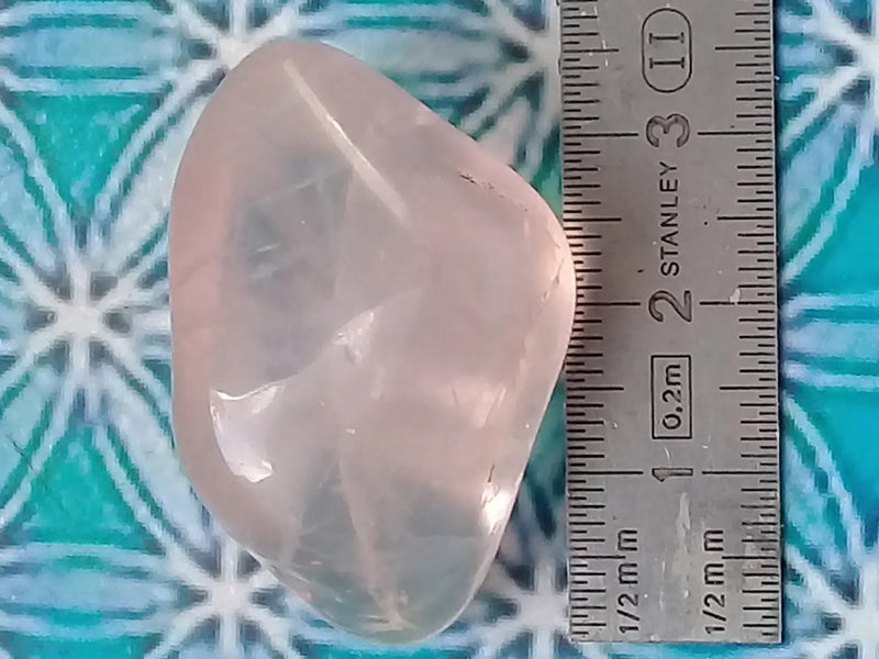 Chargez l'image dans la visionneuse de la galerie, Pierre roulée Quartz rose Grade A+++ Pierre roulée Quartz rose
