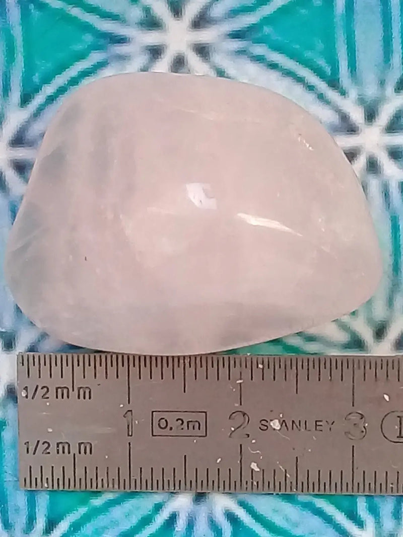 Load image into Gallery viewer, Pierre roulée Quartz rose Grade A +++ Pierre roulée Quartz rose
