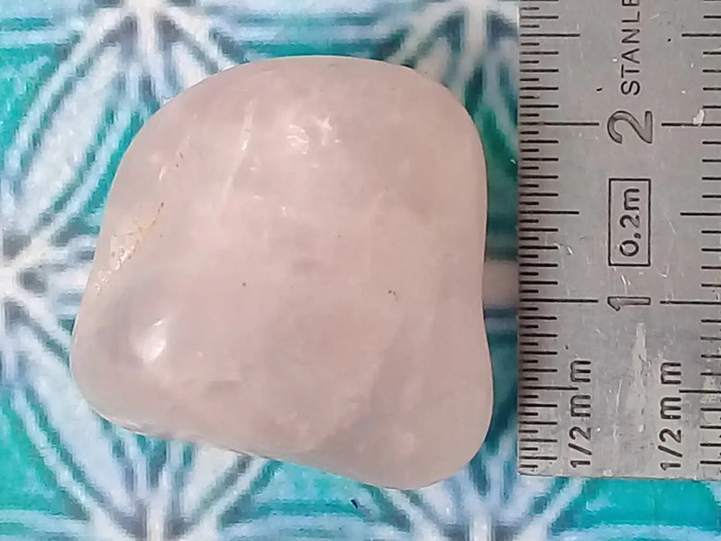 Chargez l'image dans la visionneuse de la galerie, Pierre roulée Quartz rose Grade A +++ Pierre roulée Quartz rose
