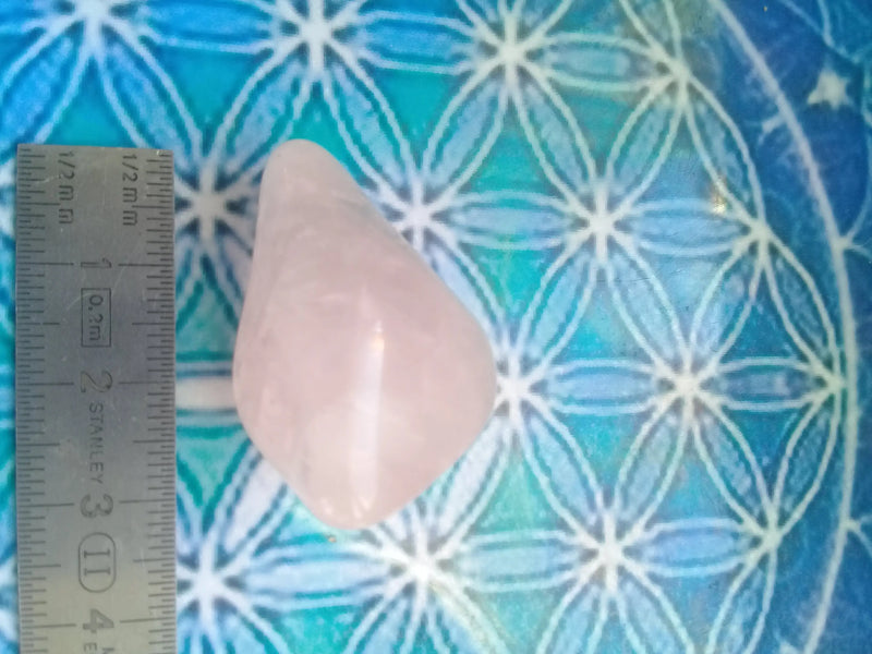 Загрузить изображение в просмотрщик галереи, Pierre roulée Quartz rose Grade A +++ Pierre roulée Quartz rose Dans la besace du p&#39;tit Poucet...   
