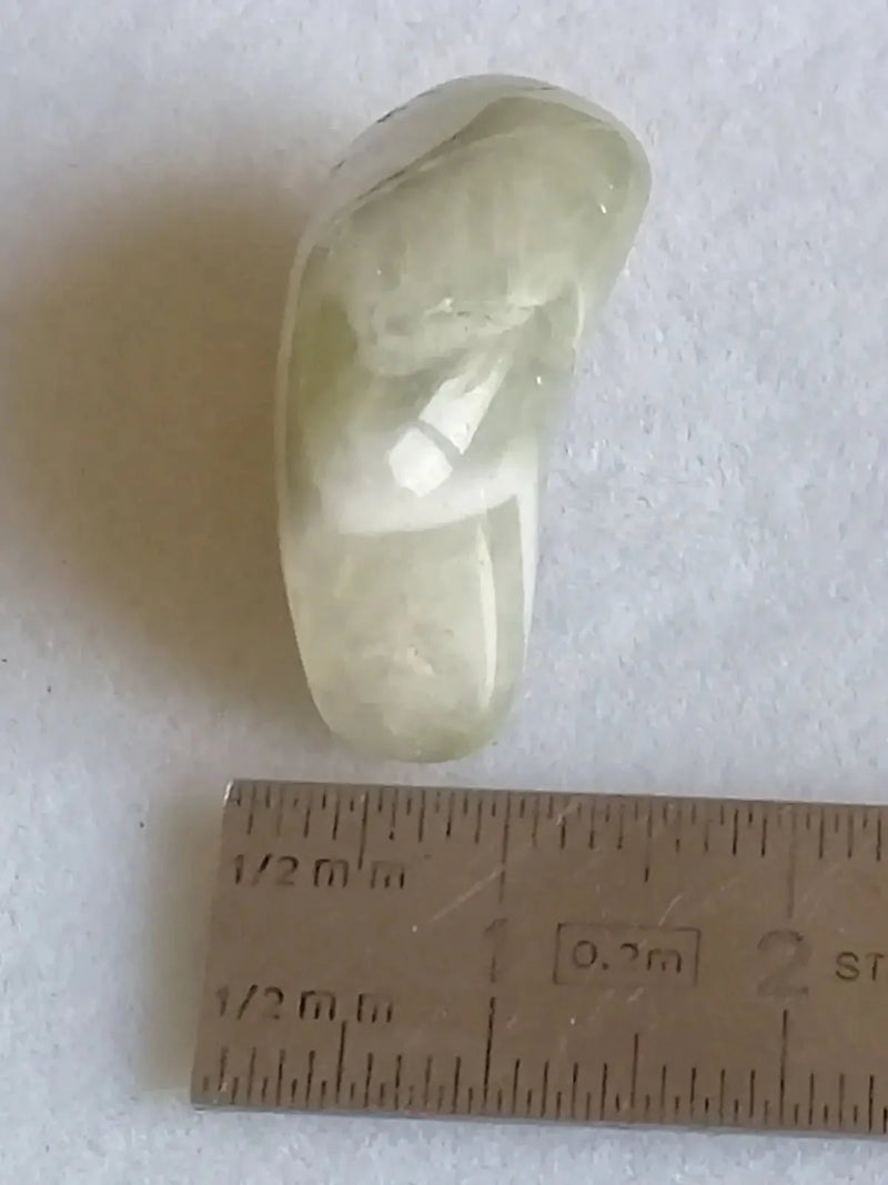 Chargez l'image dans la visionneuse de la galerie, Prasiolite verte à chevrons pierre roulée Grade A++++ Prasiolite verte à chevrons
