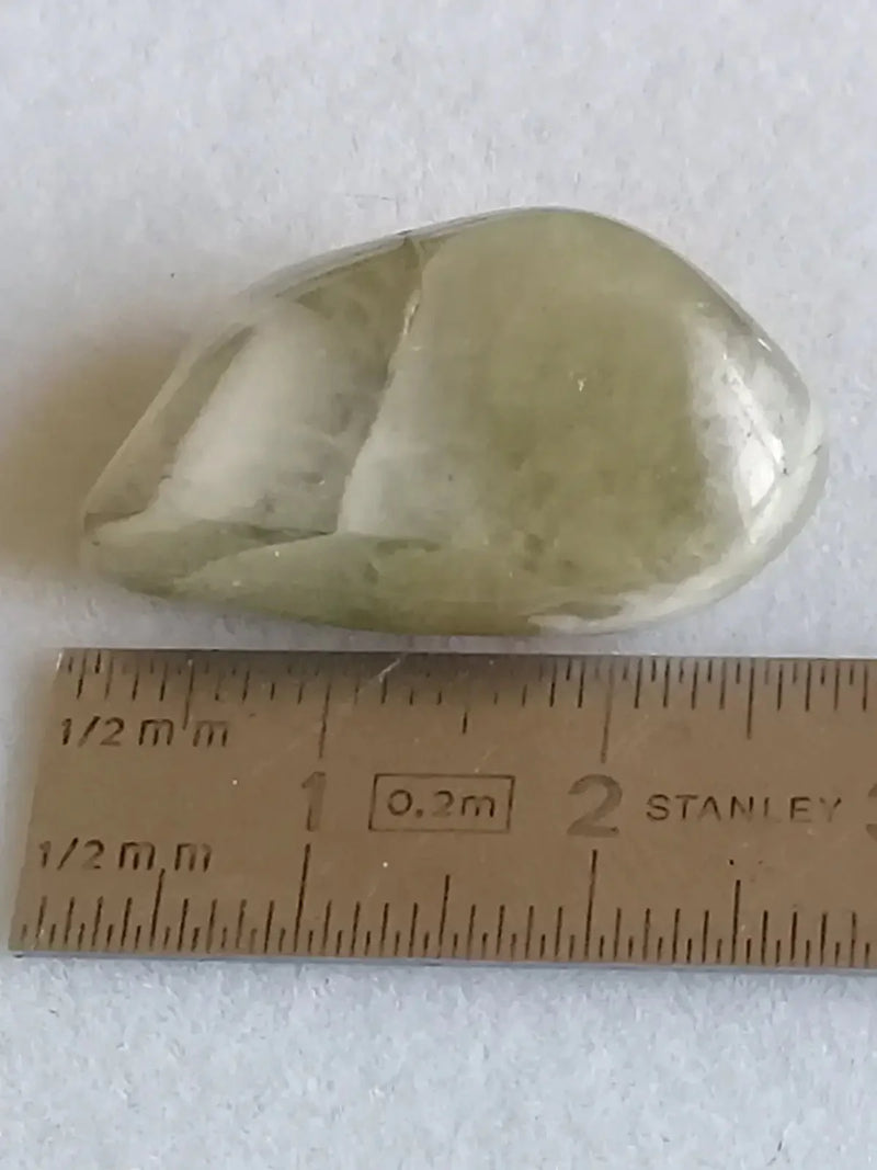 Chargez l'image dans la visionneuse de la galerie, Prasiolite verte à chevrons pierre roulée Grade A++++ Prasiolite verte à chevrons
