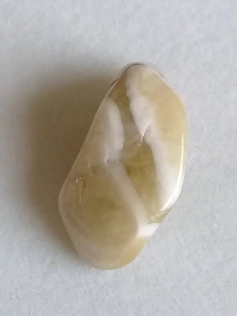 Load image into Gallery viewer, Prasiolite verte à chevrons pierre roulée Grade A++++ Prasiolite verte à chevrons
