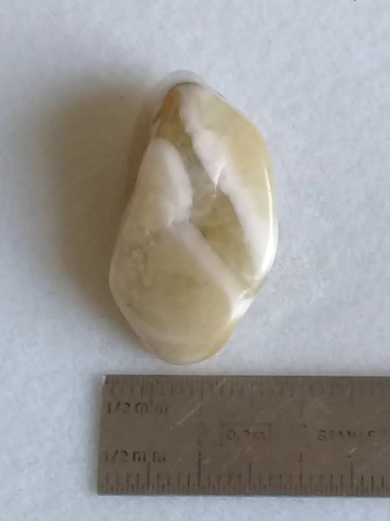 Load image into Gallery viewer, Prasiolite verte à chevrons pierre roulée Grade A++++ Prasiolite verte à chevrons
