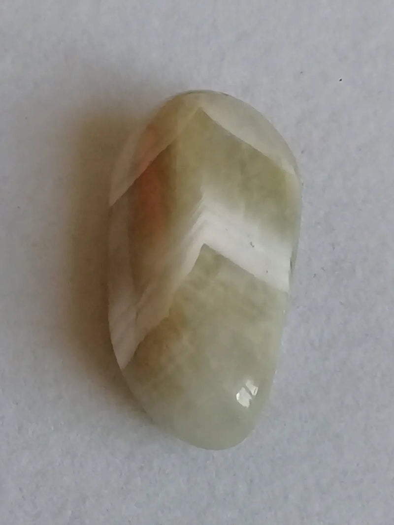 Load image into Gallery viewer, Prasiolite verte à chevrons pierre roulée Grade A++++ Prasiolite verte à chevrons
