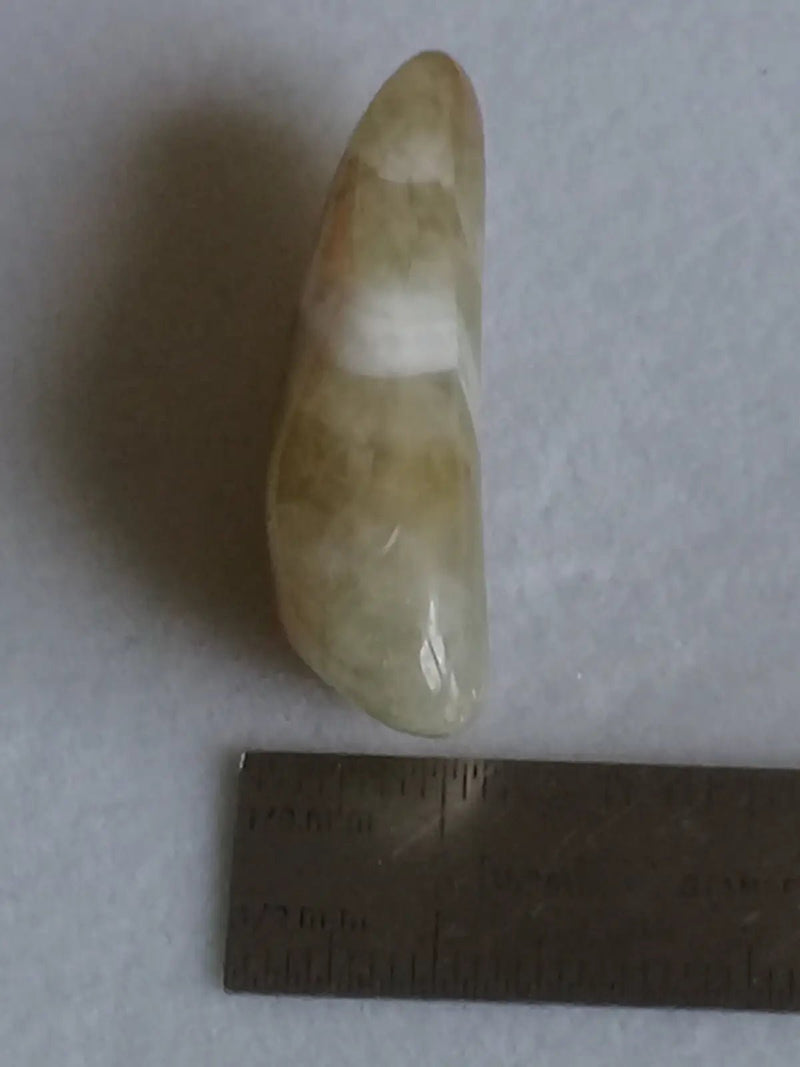 Load image into Gallery viewer, Prasiolite verte à chevrons pierre roulée Grade A++++ Prasiolite verte à chevrons
