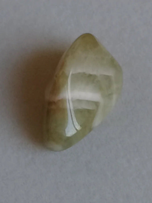 Prasiolite verte à chevrons pierre roulée Grade A++++ Prasiolite verte à chevrons