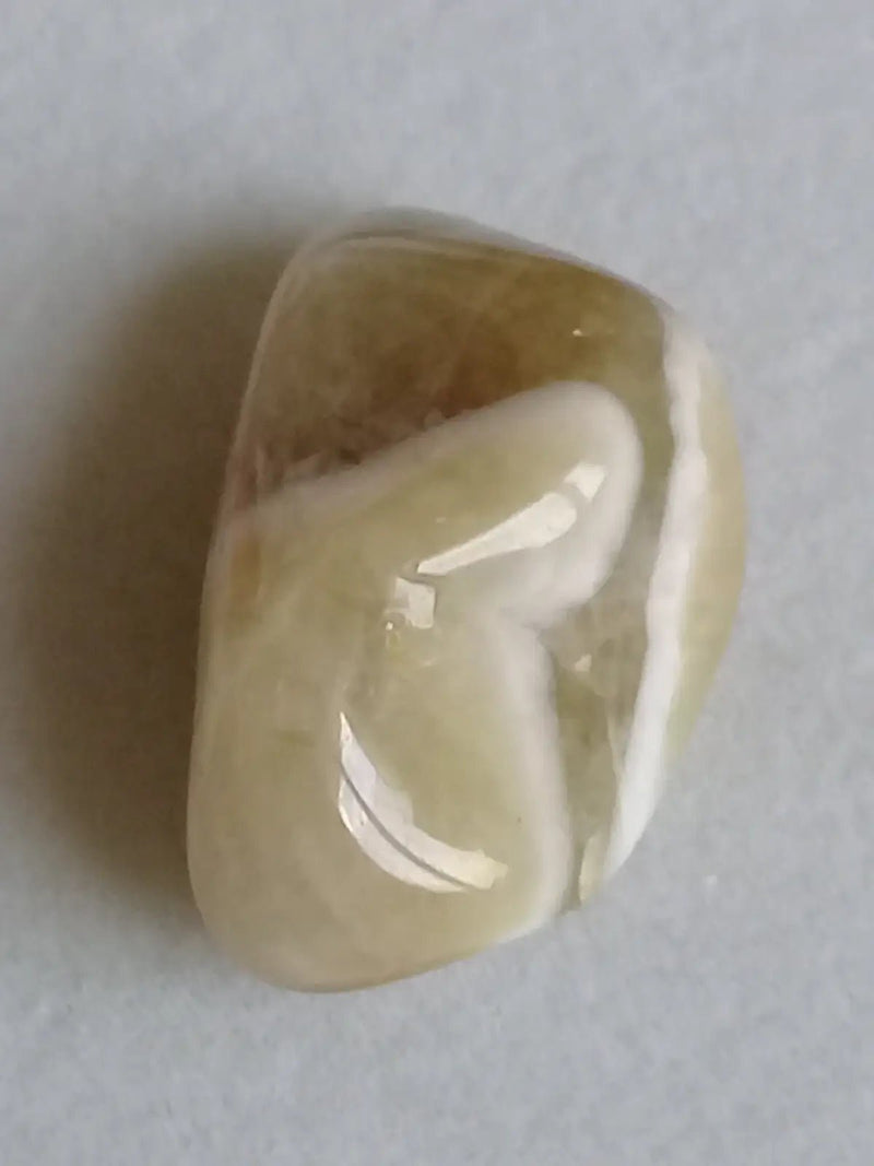 Load image into Gallery viewer, Prasiolite verte à chevrons pierre roulée Grade A++++ Prasiolite verte à chevrons
