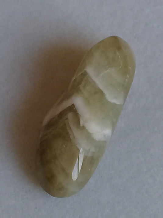 Prasiolite verte à chevrons pierre roulée Grade A++++ Prasiolite verte à chevrons