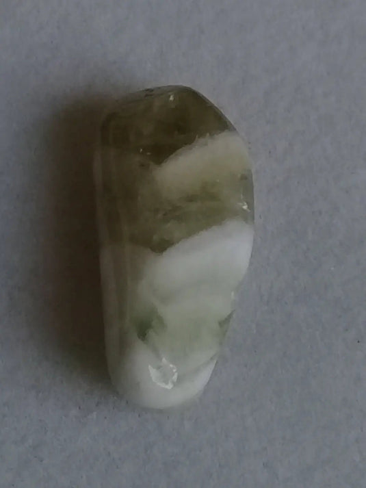 Prasiolite verte à chevrons pierre roulée Grade A++++ Prasiolite verte à chevrons