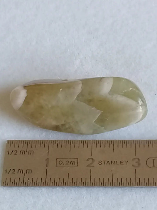 Prasiolite verte à chevrons pierre roulée Grade A++++ Prasiolite verte à chevrons