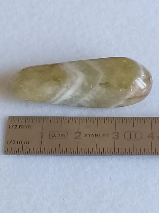 Prasiolite verte à chevrons pierre roulée Grade A++++ Prasiolite verte à chevrons