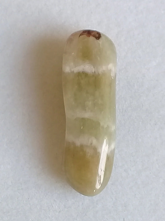 Prasiolite verte à chevrons pierre roulée Grade A++++ Prasiolite verte à chevrons Dans la besace du p'tit Poucet   
