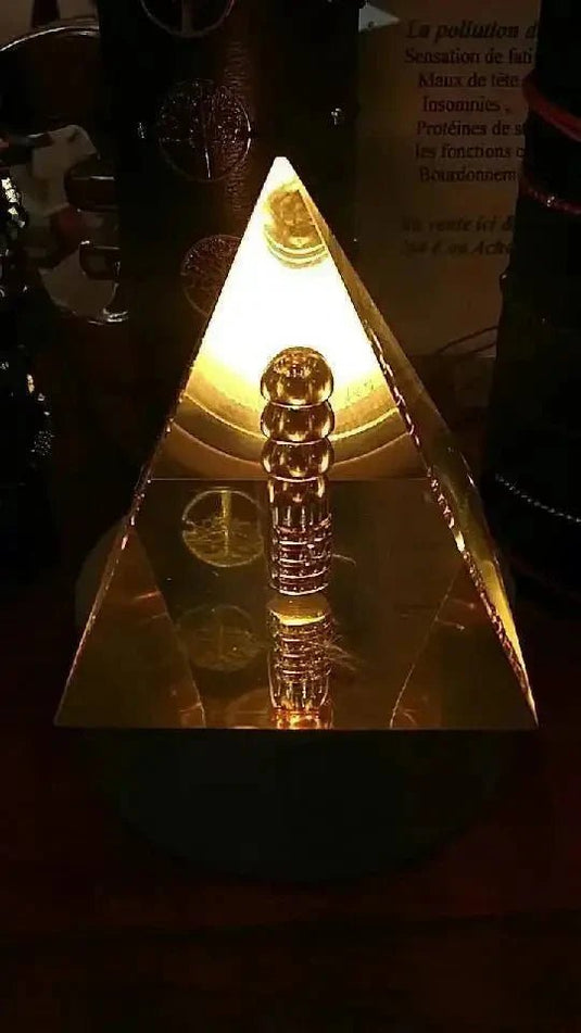Pyramide ’Cosmo Tellurique’ Rare & Puissant Pyramide Cosmo Tellurique