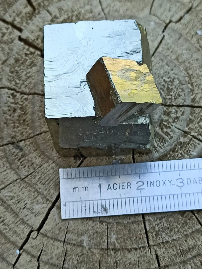 Chargez l'image dans la visionneuse de la galerie, Pyrite d’Amérique du Sud cube brut Grade A ++++ Pierre brute
