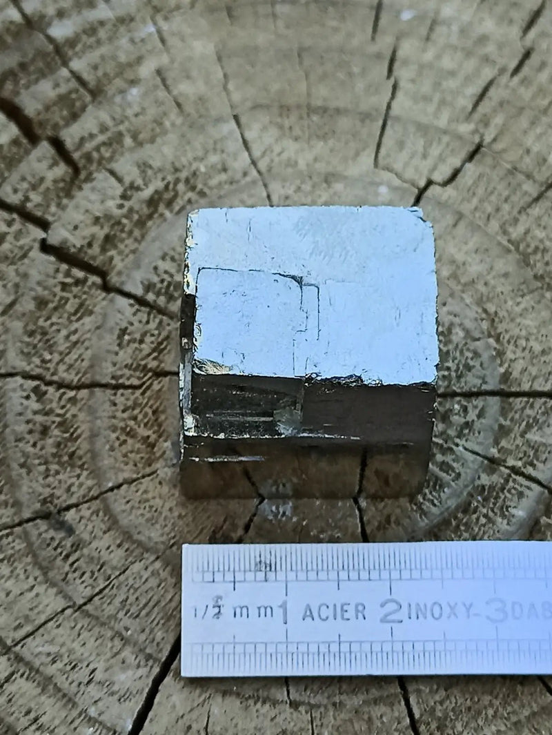 Chargez l'image dans la visionneuse de la galerie, Pyrite d’Amérique du sud cube brut Grade A ++++ Pierre brute
