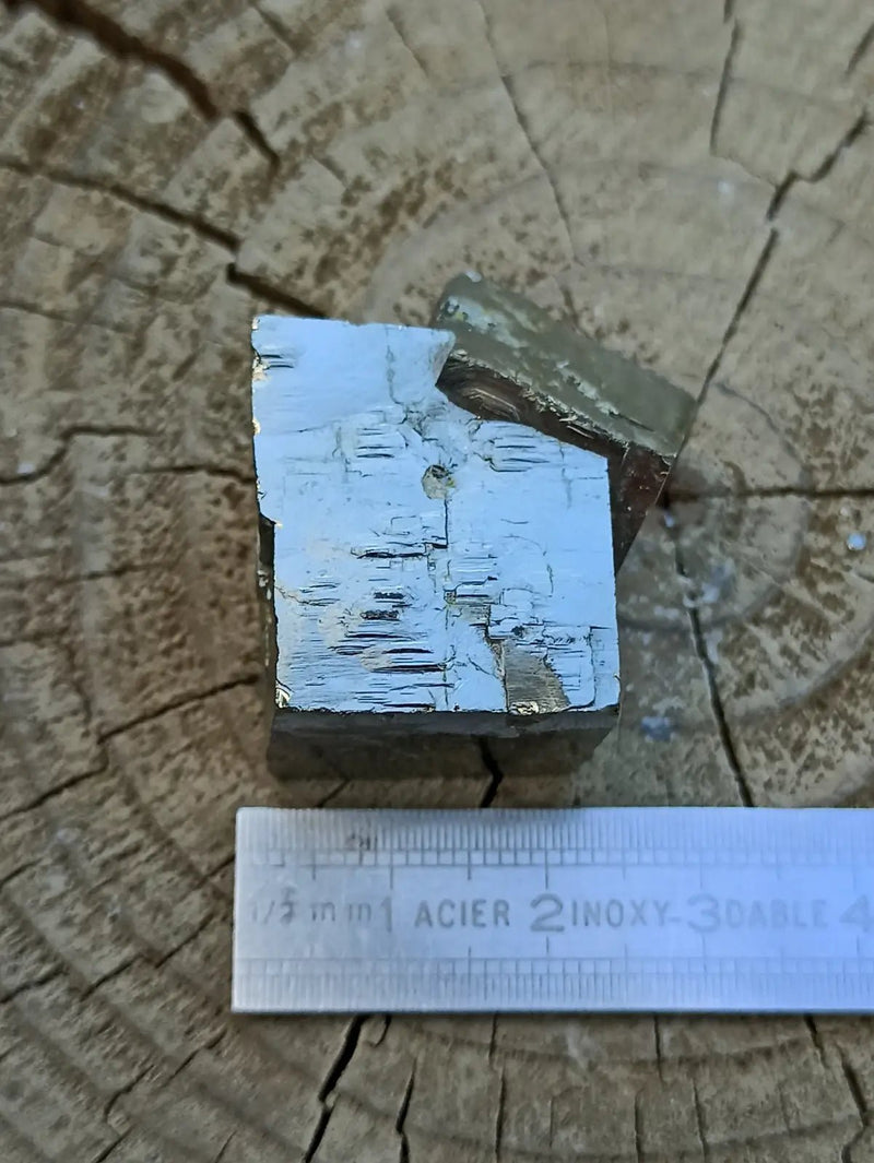 Load image into Gallery viewer, Pyrite d’Amérique du sud cube brut Grade A++++ Pierre brute
