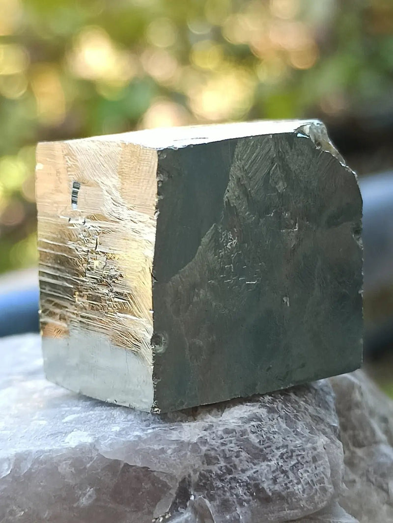 Chargez l&#39;image dans la visionneuse de la galerie, Pyrite d’Amérique du Sud cube brut Grade A ++++ Pierre brute
