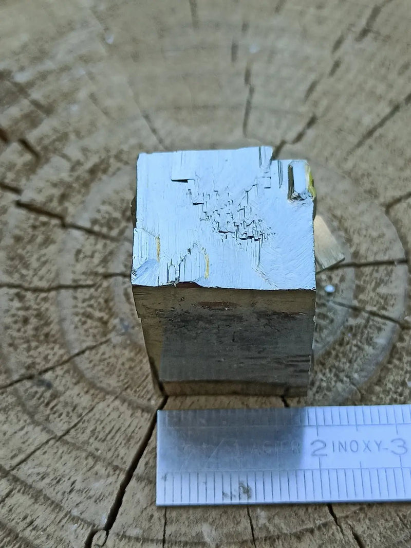 Load image into Gallery viewer, Pyrite d’Amérique du sud cube brut Grade A ++++ Pierre brute
