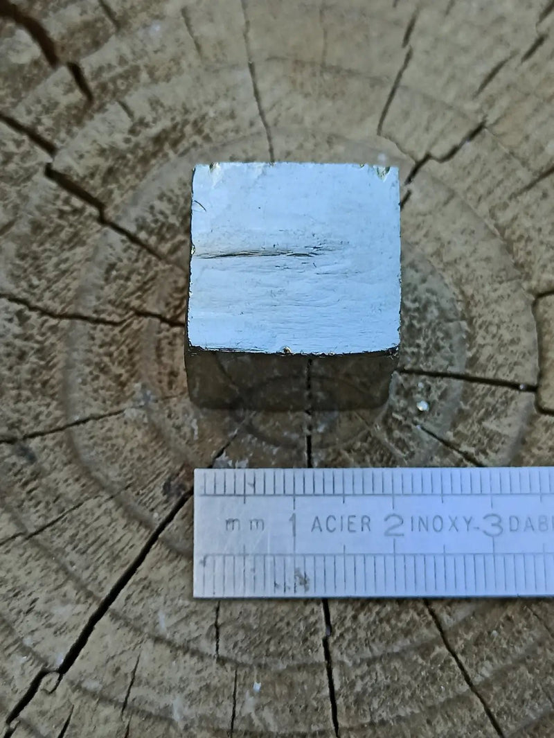 Load image into Gallery viewer, Pyrite d’Amérique du sud cube brut Grade A++++ Pierre brute
