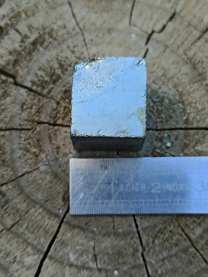 Load image into Gallery viewer, Pyrite d’Amérique du Sud cube brut Grade A++++ Pierre brute
