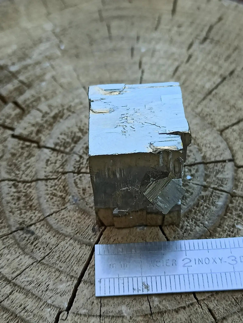 Load image into Gallery viewer, Pyrite d’Amérique du sud cube brut Grade A ++++ Pierre brute
