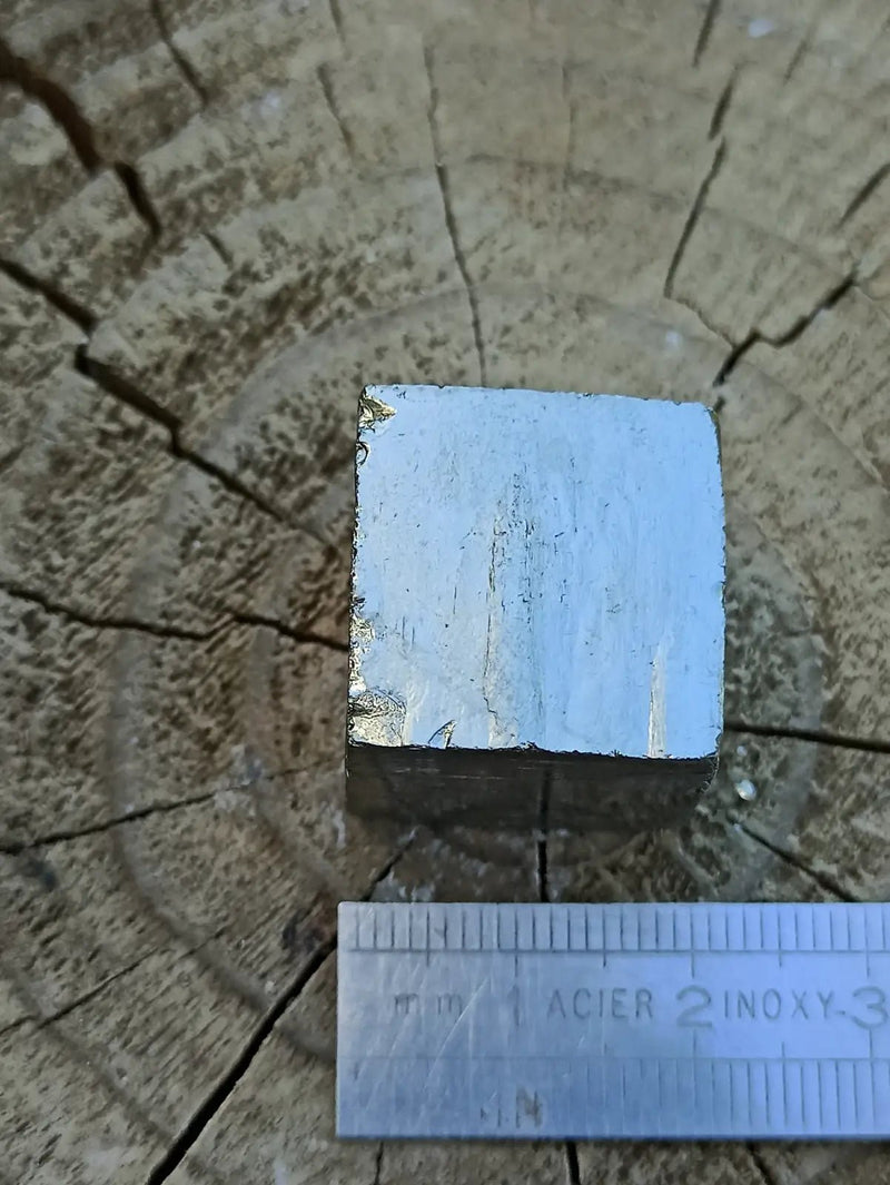 Load image into Gallery viewer, Pyrite d’Amérique du sud cube brut Grade A++++ Pierre brute
