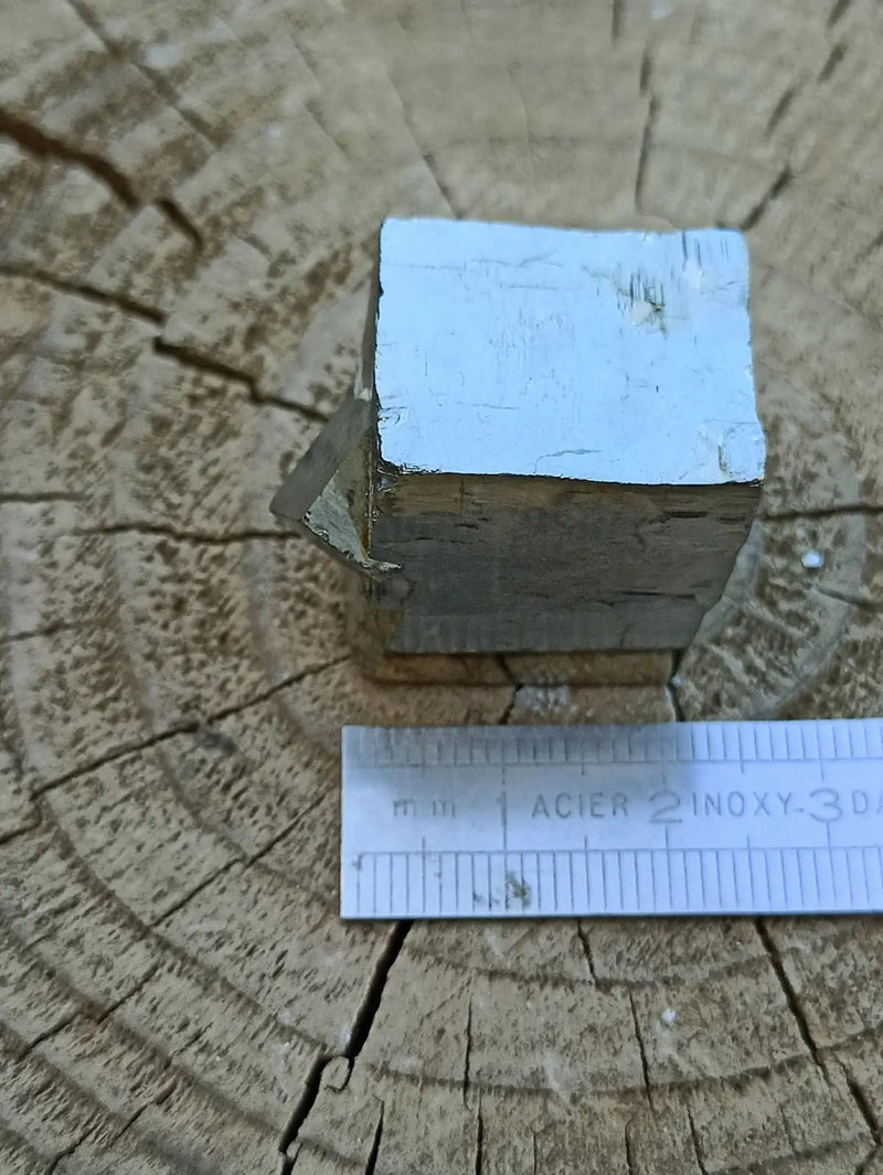 Load image into Gallery viewer, Pyrite d’Amérique du Sud cube brut Grade A++++ Pierre brute
