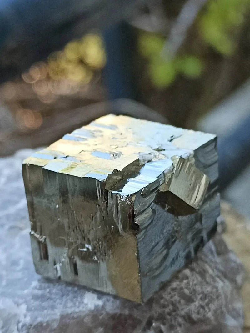 Load image into Gallery viewer, Pyrite d’Amérique du sud cube brut Grade A ++++ Pierre brute
