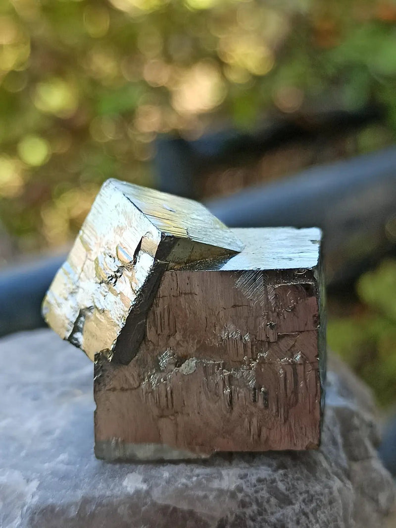 Load image into Gallery viewer, Pyrite d’Amérique du sud cube brut Grade A++++ Pierre brute
