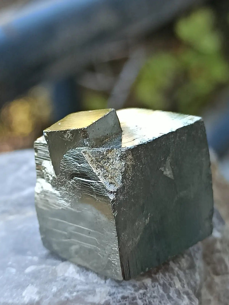 Load image into Gallery viewer, Pyrite d’Amérique du Sud cube brut Grade A ++++ Pierre brute
